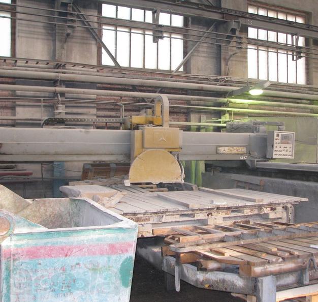 Продаётся фрезерный станок для распиловки камня Simec. Требует ремонта