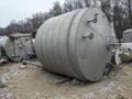 Ёмкости нержавеющие, объём -10 куб.м., вертикальные, рубашка