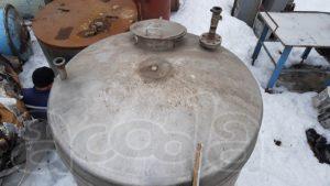 Объём - 2,3 куб.м., ёмкость нержавеющая, вертикальная