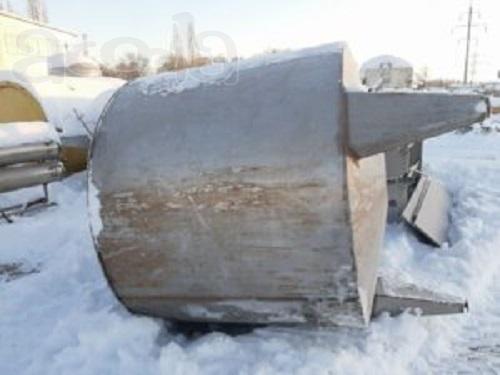 Ёмкость нержавеющая, объём - 2,4 куб.м., вертикальная, с мешалкой