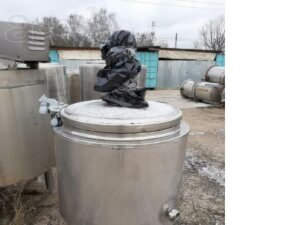 Ёмкость нержавеющая, объём - 0,35 куб.м., вертикальная, рубашка, мешалка инв 726
