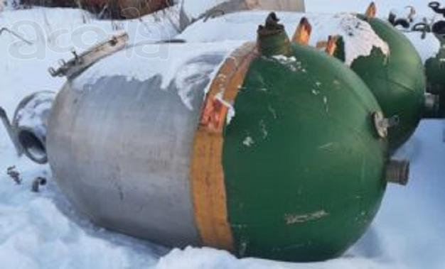 Ёмкости нержавеющие, объём - 1,5 куб.м., рубашка