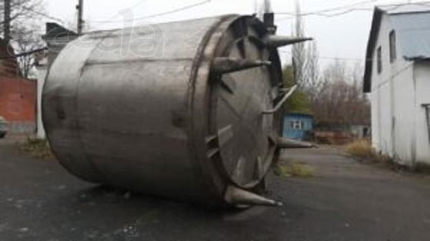 Ёмкости нержавеющие, объём -20 куб.м., вертикальные