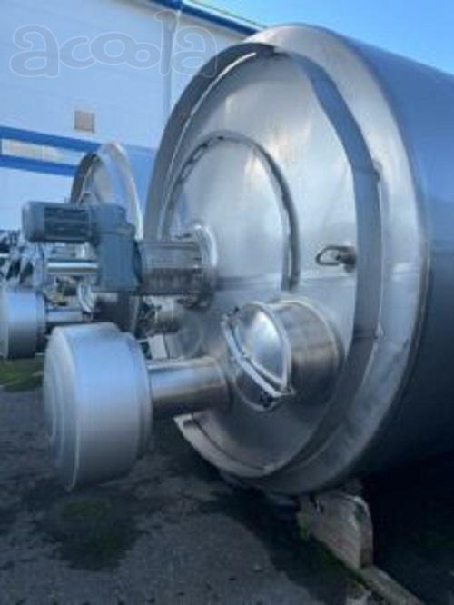 Ёмкости нержавеющие, объём -25 куб.м., вертикальные, с мешалкой