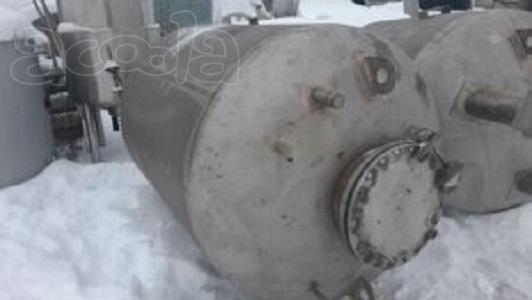 Ёмкости нержавеющие, объём - 2,6 куб.м., вертикальные, толстостенные