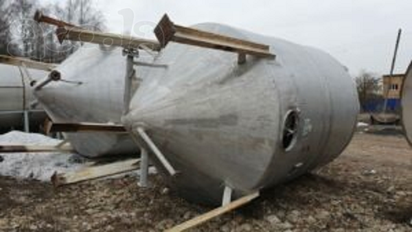 Ёмкости нержавеющие, объём -19 куб.м., вертикальные