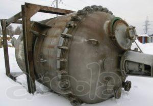 Реактор эмалированный, объём - 6,3 куб.м., рубашка, мешалка, зеленная эмаль