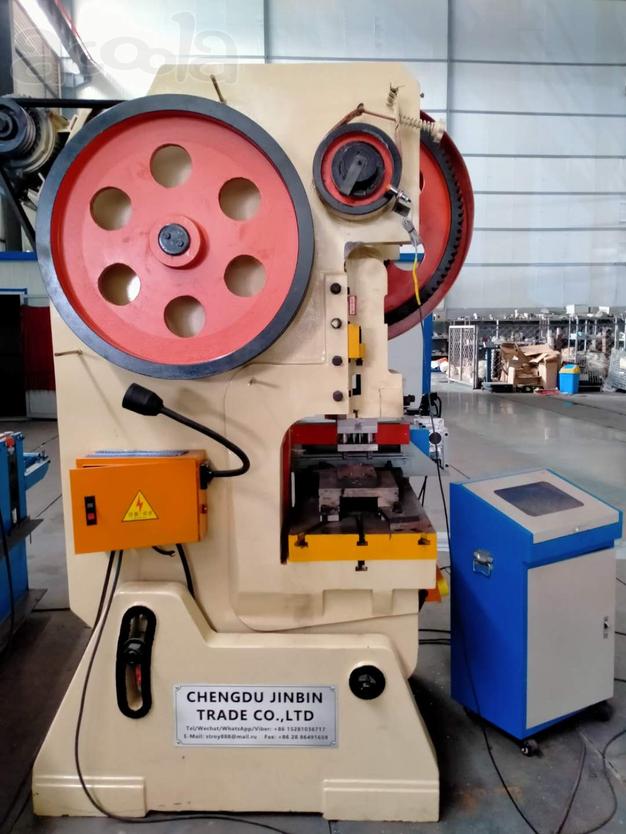 4. Кривошипный пресс 63 тонн Усилие	630KN Номинальный ход	6mm Ход ползуна	110mm Ход ползуна в минуту	50times/min Закрытая высота	360mm Регулируемая закрытая высота	80mm Расстояние между столом и ползуном	260mm Расстояние между стойками	350mm Размер